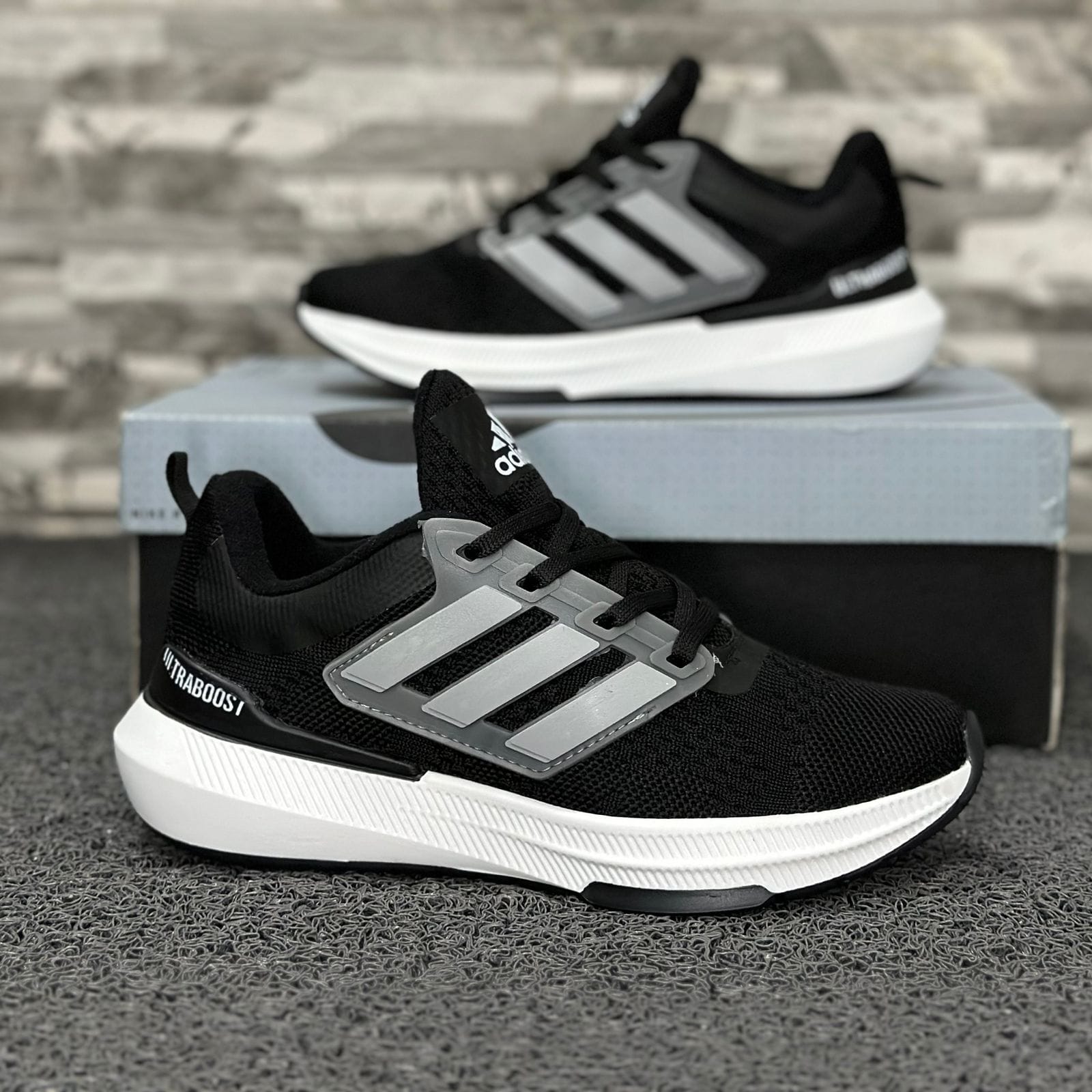 Adidas Ultraboost Unisex Negro Blanco